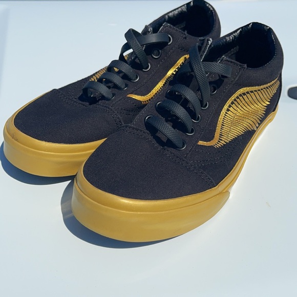 Harry Potter x Old Skool 'Golden Snitch' - Picture 3 of 7